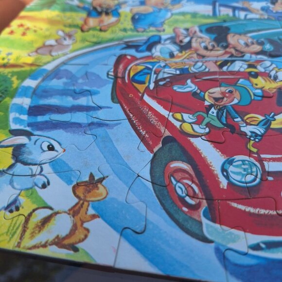 Disney Jaymar Puzzle Mickey Goofy Little Pigs Cricket Pluto Car Parade 60 Pieces - Picture 10 of 11